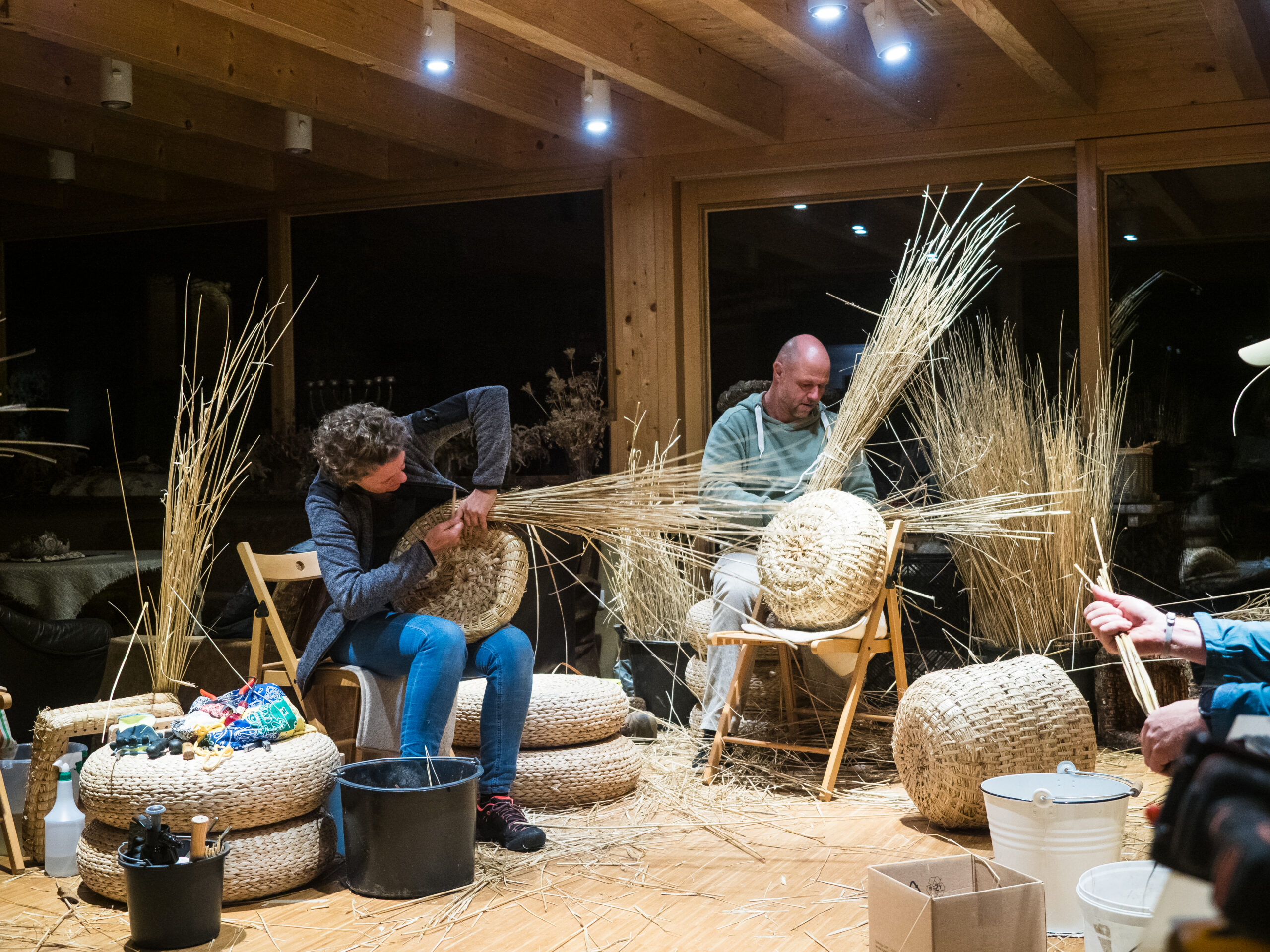 Les paniers ont été tressés jusque tard dans la nuit