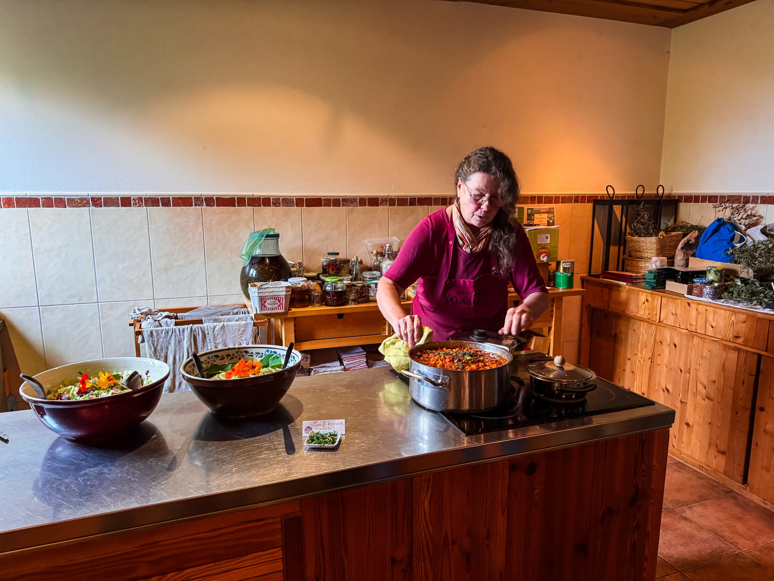 Gesunde Verpflegung während des Bienenkorb Flechtkurses