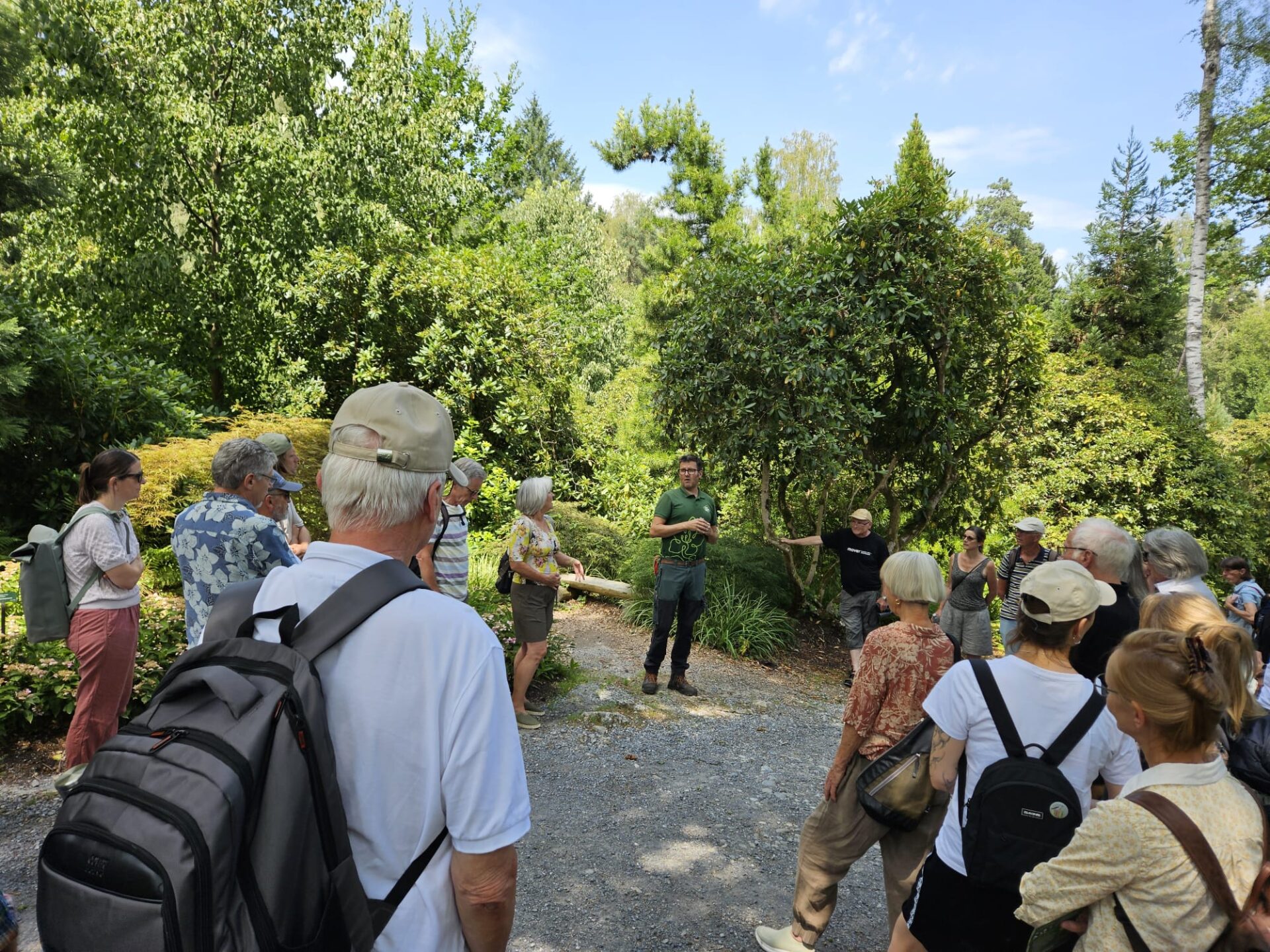 FreeTheBees Mitglieder beim Mitgliedertreffen 2026 im Park Seleger Moor, Juli 2026